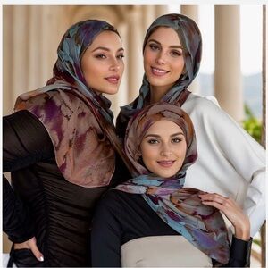 Elegant Multicolor Women's Scarf